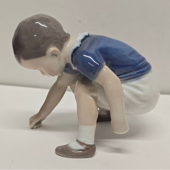 Bing & Grondahl Porcelain Figurine #1636 Dickie Boy B&G - Picture 1 of 9